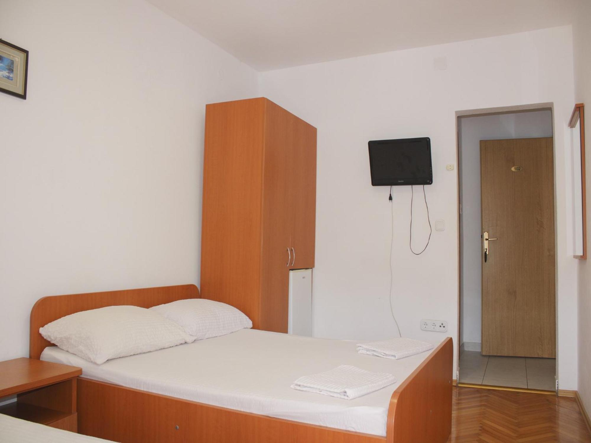 Apartments And Rooms Mato Неум Номер фото