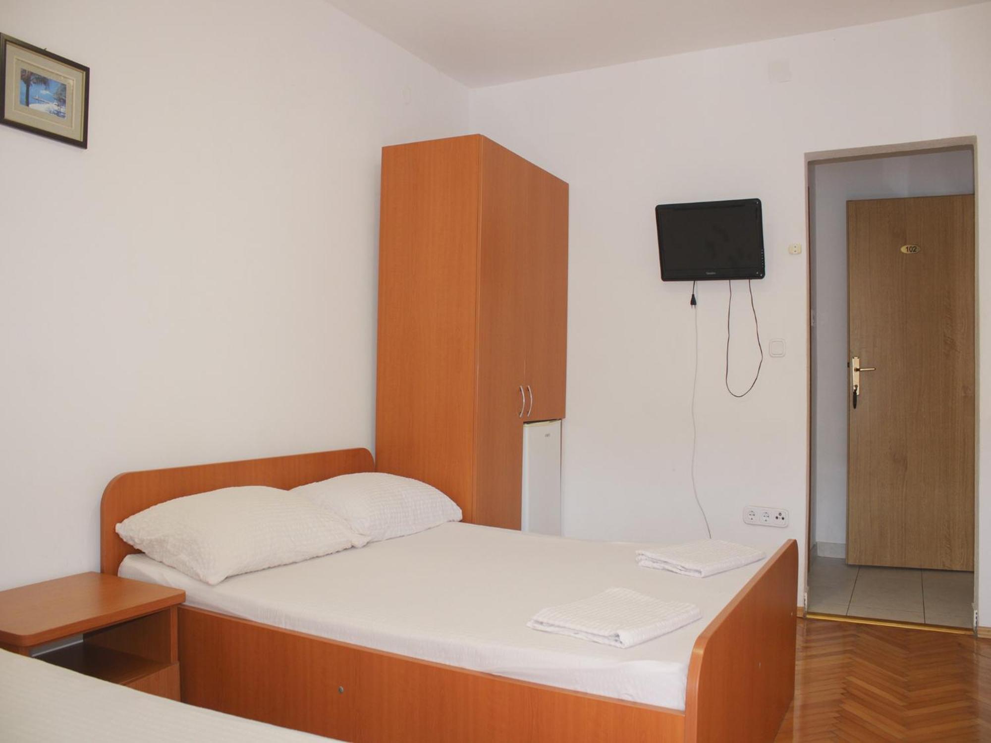 Apartments And Rooms Mato Неум Номер фото