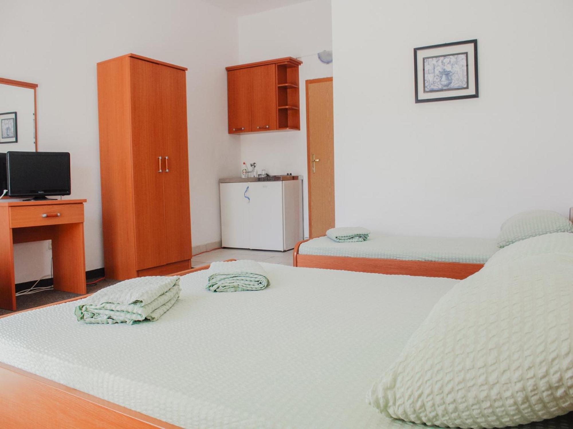 Apartments And Rooms Mato Неум Номер фото